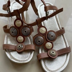 Caio by Naturino Girls’ Brown Leather Grecian Style Sandal-Size 33 Euro/2 US